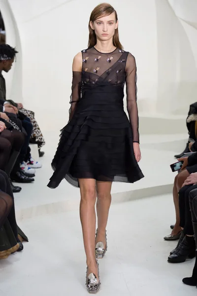 Look 17